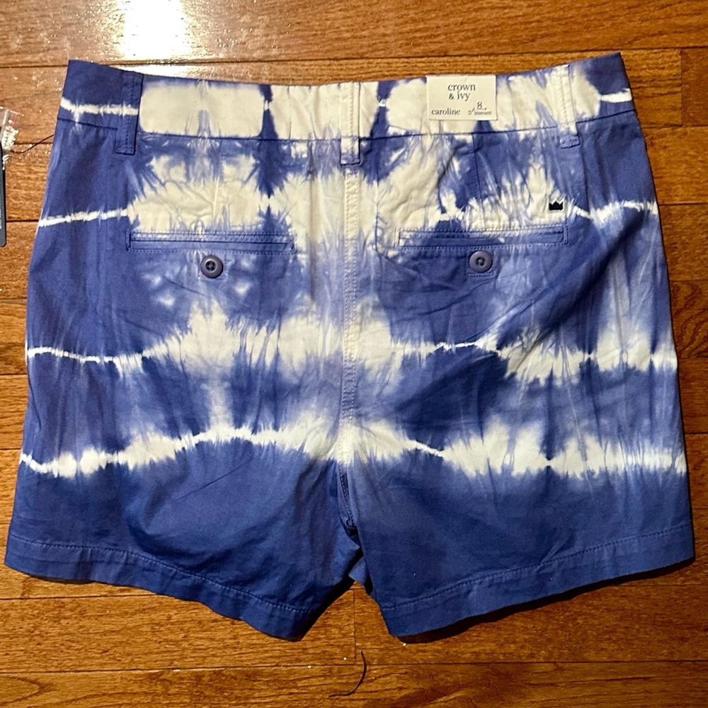 Crown & Ivy women's size 8 Caroline 5 inch blue & white tie dye shorts - Picture 3 of 5